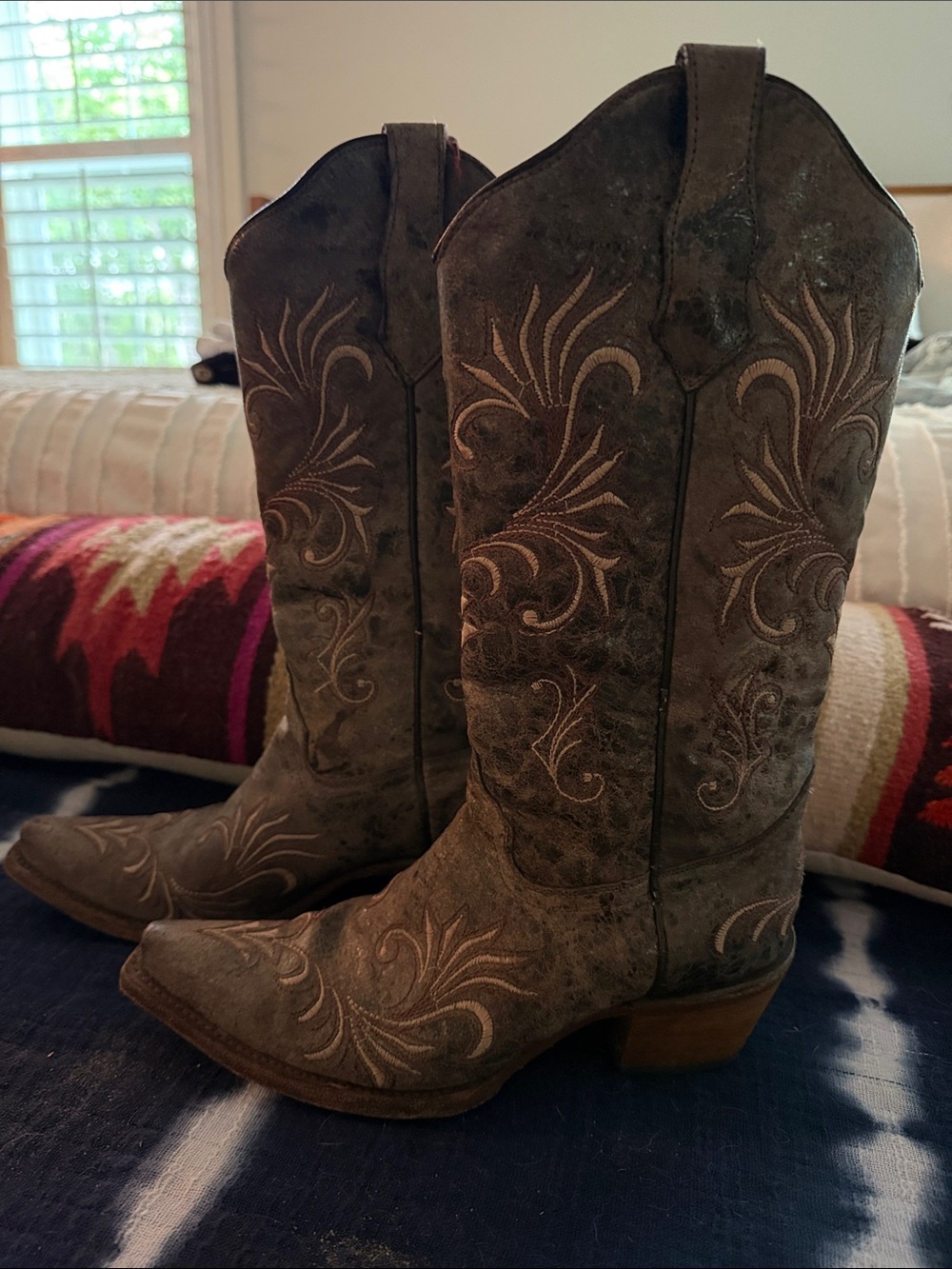 Circle G Distressed Gray/Brown Western Boots with Cream Embroidery